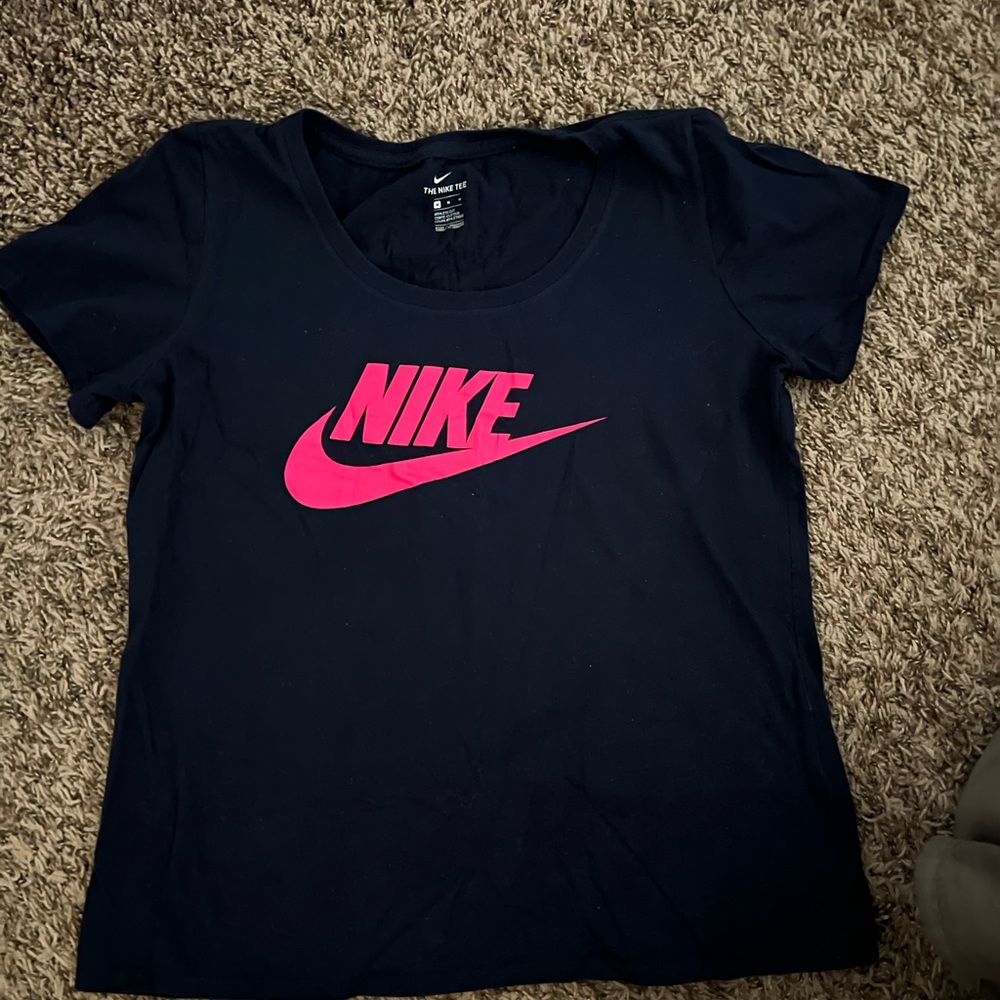 Nike ladies short sleeve tee